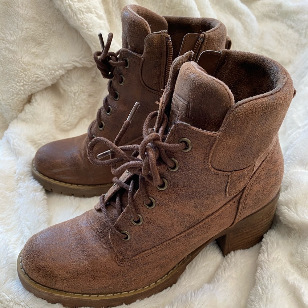 Ladies Brown Wedge Boots Size 7.5